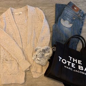 Selling a set of clothes #loft #guess